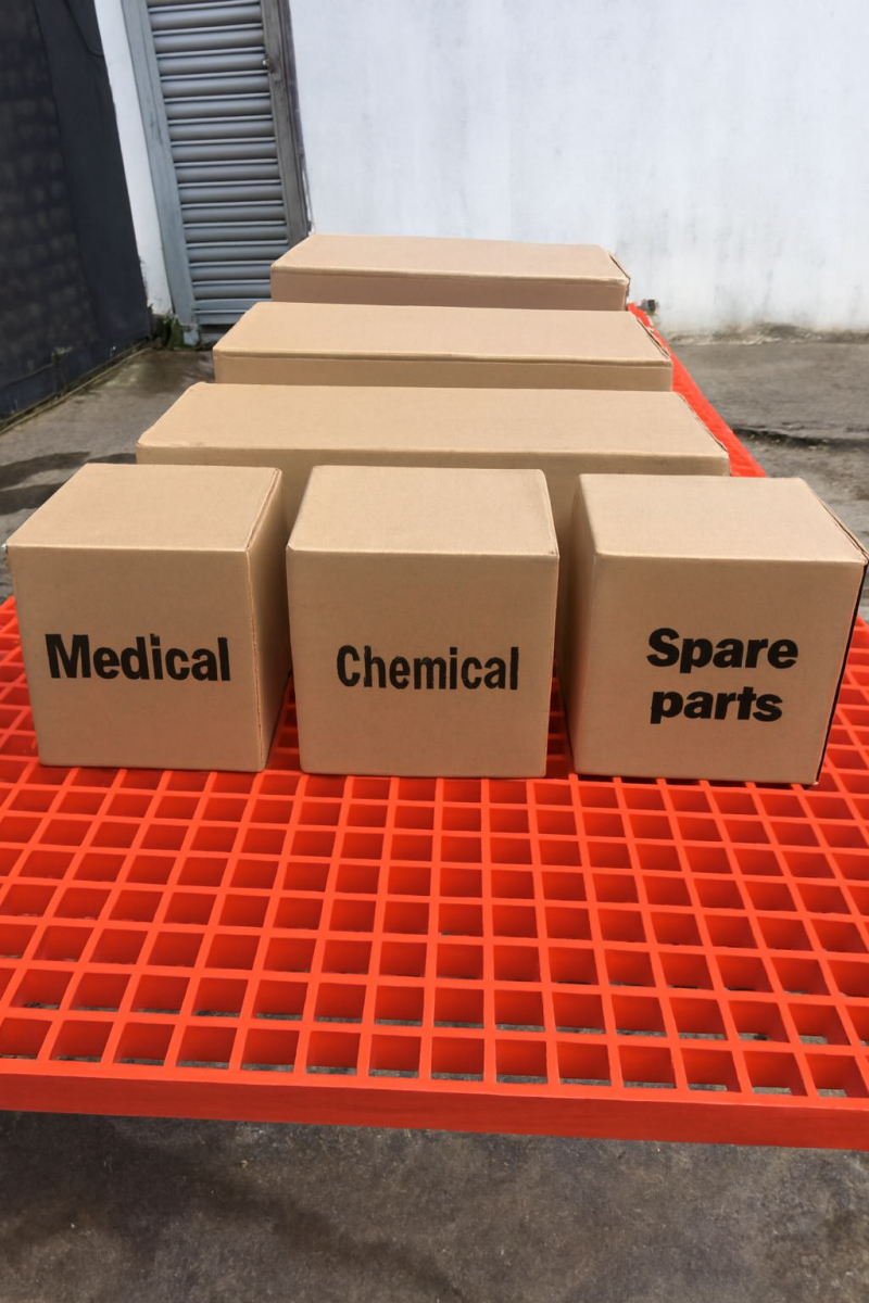 kompozit ızgara 38x38x25, CTP zemin ızgarası, GRP hafif ızgara, FRP kaymaz panel, endüstriyel kompozit ızgara, paslanmaz zemin ızgarası, Türkiye Kompozit altyapı çözümleri, dielektrik güvenli ızgara, bakım gerektirmeyen zemin paneli