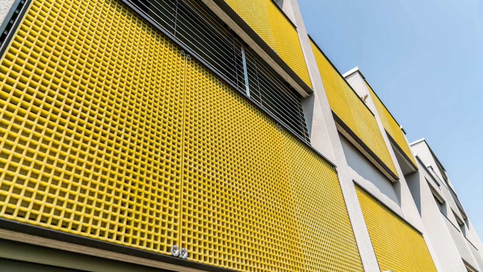 kompozit ızgara 19x19x38, CTP ağır yük ızgarası, GRP dar gözlü panel, FRP yüksek dayanım ızgara, endüstriyel kompozit zemin, Türkiye Kompozit altyapı çözümleri, dielektrik güvenli ızgara, bakım gerektirmeyen zemin paneli